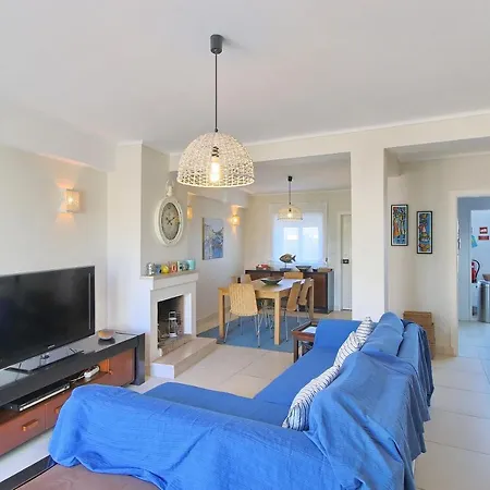 Pool & Tennis House 펜션