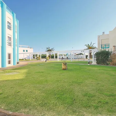 Pool & Tennis House Casa de Férias