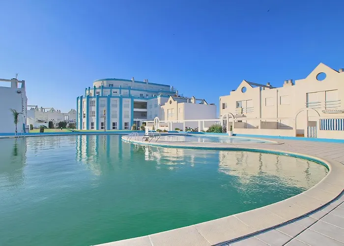 Pool & Tennis House *