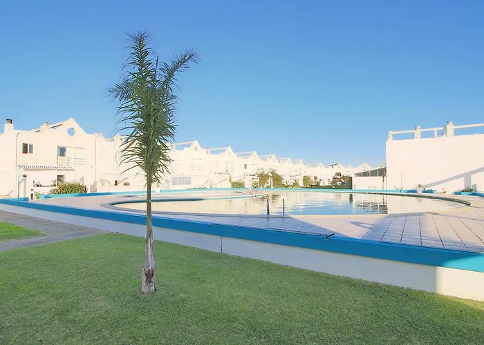 Pool & Tennis House Barra