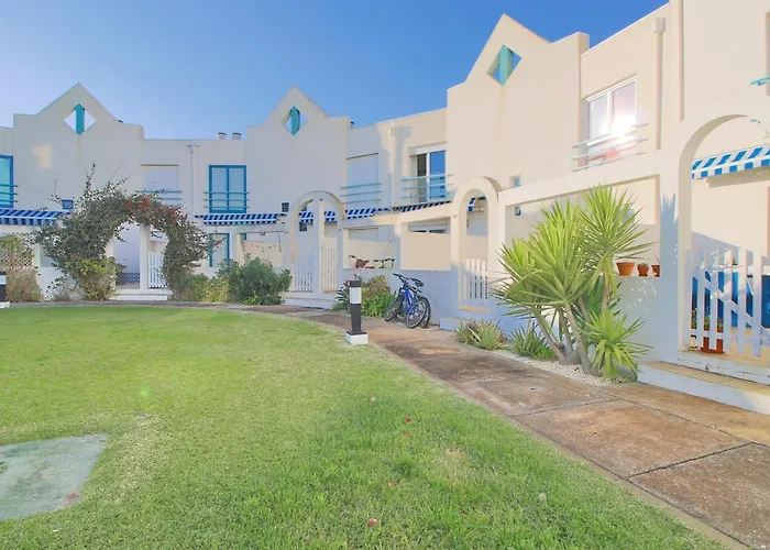 Pool & Tennis House Tatil Evi *