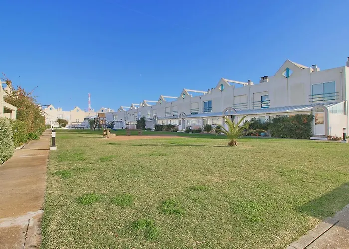 Pool & Tennis House * Barra