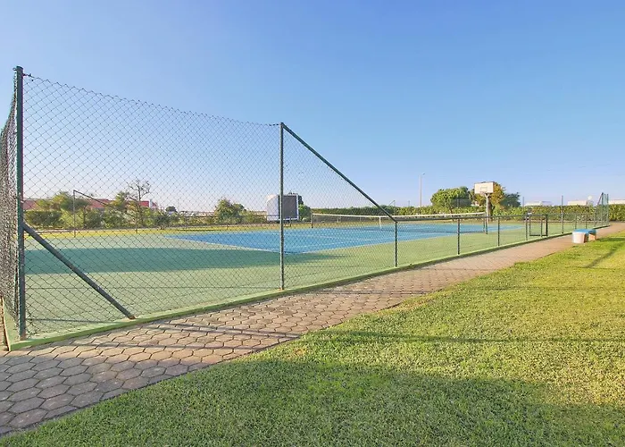 Ferienhaus Pool&tennis House